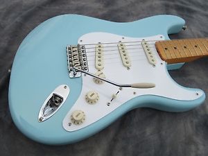FENDER STRATOCASTER 2000 57 reissue SONIC BLUE MIM MINT! NOS MEXICAN RARE!