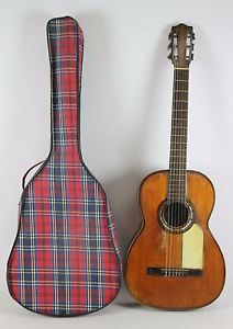 SPANISH GUITAR. BELONGING TO MAESTRO ANTONIO FRANCISCO SERRA. CENTURY XIX-XX.