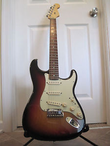 FENDER STRATOCASTER 2004 50th American Deluxe MINT Sunburst Hard case and Candy