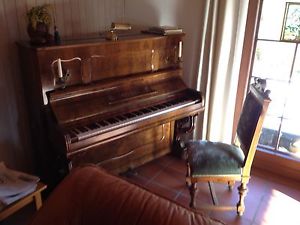 Klavier Heinrich Haegele Aalen