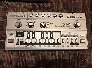Roland TB-303 Bassline Analog Synthesizer