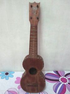 VINTAGE HAWAIIAN KUMALAE UKULELE 1915