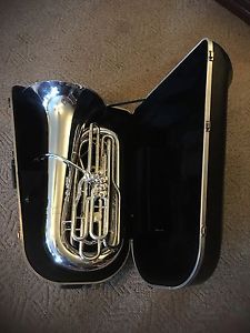 Willson 3100 FA-5 BBb Tuba