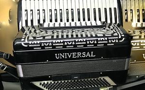 UNIVERSAL accordion fisarmonica 11 register+5 bass register with master orig box