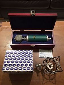 Blue Kiwi Multi-Pattern Studio Condenser Microphone. Hardly used.