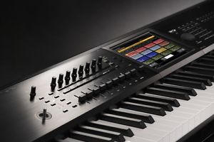 Korg Kronos 2 61 Keyboard Synthe