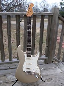 Fender 62 Stratocaster AVRI Shoreline Gold '62 Strat Reissue American