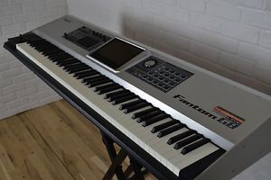 Roland Fantom G8 keyboard synthesizer near MINT!-used 88 key piano for sale