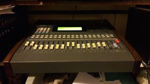 Yamaha Pro Mix 01 Digital Mixing Desk wooden end panels midi effects motorized