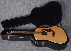 MINT Taylor 210e Deluxe Dreadnought Acoustic Electric Guitar Natural + Hard Case