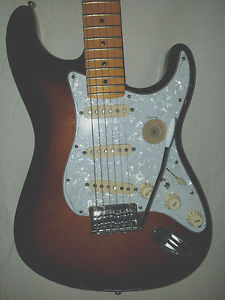 FENDER STRATOCASTER, USA, DELUXE (PRO PLAYER) SUPER STRATOCASTER, PLEASE READ!