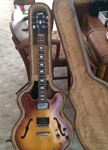 Scarce!Collectors ! Looks Like It's A 1966-1969?  Gibson ES-335 Hollow Body