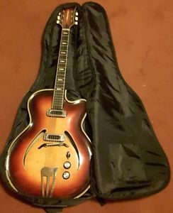 Musima Record 17 - Vintage 1970's Hollow-Body Semiacoustic Jazz Guitar