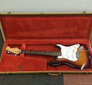 1999 Fender American Stratocaster in excellent condition with original case!!!!! image 1