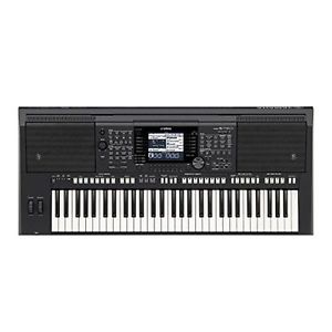 Yamaha PSR S750 Portable Keyboard **GOOD CONDITION**