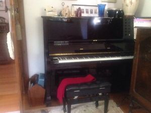 KAWAI BL61 Upright Professional size PIANO with Stool .