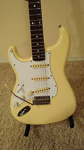 Fender Japan 72 RI Stratocaster 1987 lefty left handed E Series with case