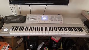 Korg M3 Keyboard Synthesizer hre