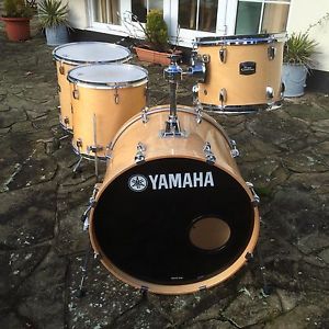 YAMAHA TOUR CUSTOM DRUMS