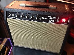 Vintage Fender Vibro Champ Tube Amp  1965 - All Original - EXCELLEN cond A 04876