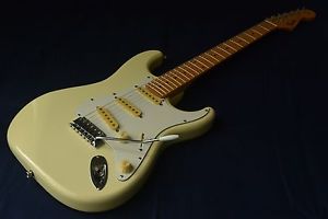 LIMITED OFFER PRICE!! FENDER JAPAN STM RARE MEDIUM SCALE 24.75 IN STRATOCASTER