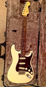 Fender American Elite Stratocaster 2016 Immaculate