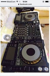 Pioneer CDJ2000NEXUS set for sale