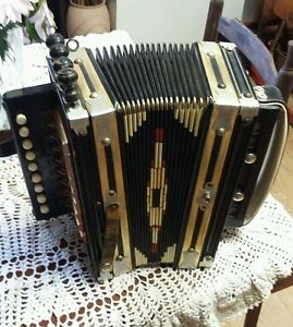 AUTHENTIC VINTAGE HANDMADE CAJUN ACCORDION 9 BUTTON JOHN E.HEBERT.RARE!!