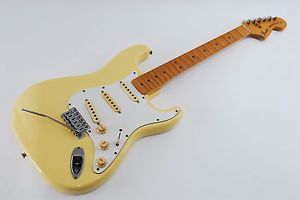 E01064  Fender Japan  ST72-86 Scallops Electric Guitar  Ref No 118021