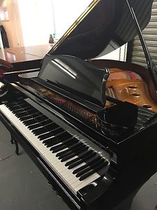 BLACK GLOSS GRAND PIANO  5ft2 STUNNING!