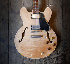2011 GIBSON ES335 NATURAL - SEMI ACOUSTIC CLASSIC GUITAR WITH HARDSHELL CASE