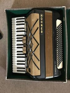 Accordion Hohner virtuola III