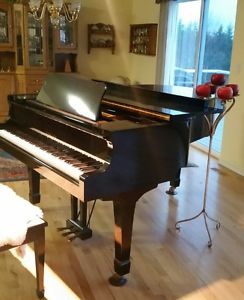 Yamaha Baby Grand Piano 6ft