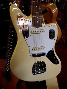 Fender Johnny Marr Jaguar - Olympic White