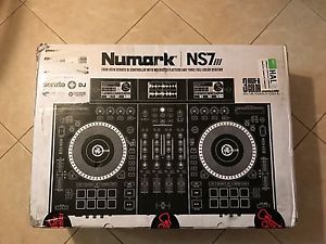 Numark NS7III FourDeck Serato DJ