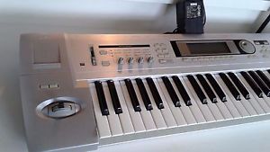 KORG TRITON LE 61 KEYS - Very NICE Synth