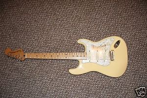 Fender Deluxe Roadhouse Stratoca