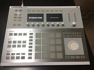 Beautiful White Native Instruments Maschine Studio! Great Condition!
