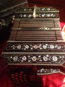 ANTIQUE CONCERTINA MADE IN GERMANY - ORGANETTO - FISARMONICA IN MADREPERLA  BOX