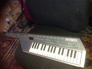 YAMAHA SHS-10S synthesizer