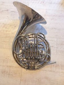 Holton Farkas French Horn in case, H177