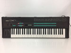 Yamaha DX7 Synthesizer In Outstanding Condition