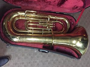 Yamaha 201 Tuba W/Case NEEDS TLC - NO RESERVE