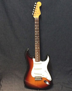 Fender Japan ST62 E-Guitar Stratocaster Type Free Shipping