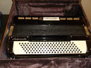 Scandalli Professional 20 Accordion--Very Nice------  Case included