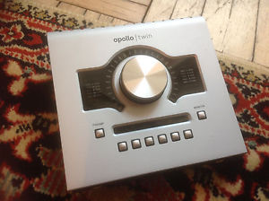 UAD APOLLO TWIN SOLO THUNDERBOLT audio interface