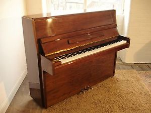 Reid Sohn SU-118H Modern Medium Size Upright Piano In High Gloss Mahogany