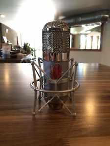 BeesNeez Tribute 3 Microphone