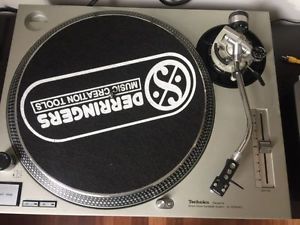 TECHNICS 1200 MK2/ FREQUENTLY SERVICED WITH DUSTCOVER & STYLUS/GREAT CONDITION