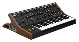 Moog Sub 37 Paraphonic Análago Sintetizador (NEW)